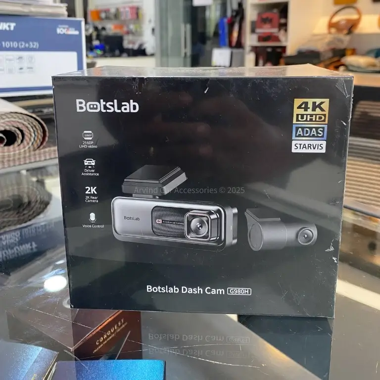 Botslab 4K dash cam packaging display